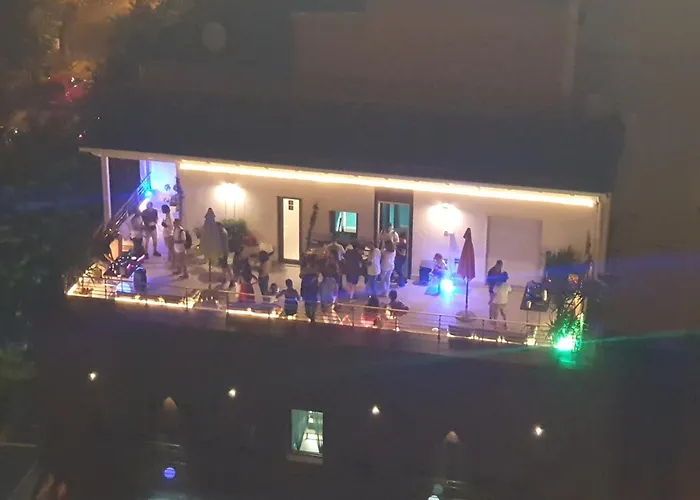 Del Corso Con Parcheggio Custodito Alojamento de Acomodação e Pequeno-almoço