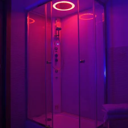 Del Corso Con Parcheggio Custodito