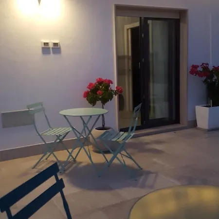 Del Corso Con Parcheggio Custodito