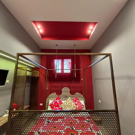 Del Corso Con Parcheggio Custodito