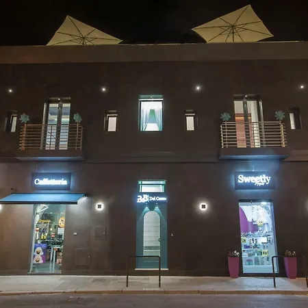 Del Corso Con Parcheggio Custodito *