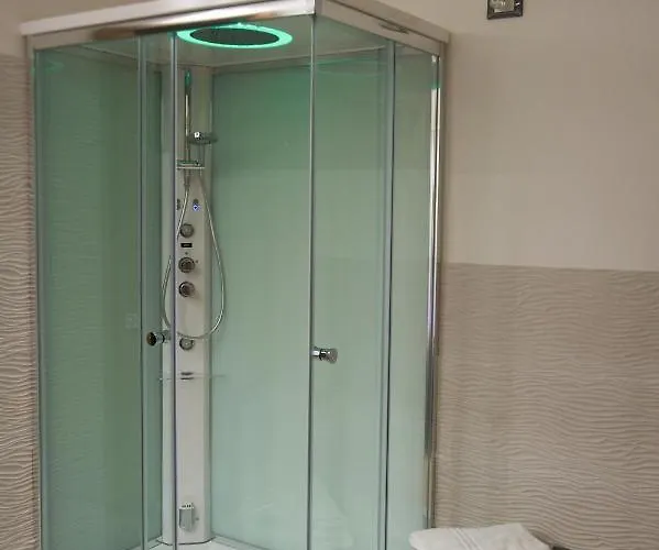 Bed & Breakfast Del Corso - - Ambiente Sanificato Con Generatore Di Ozono E Lampade Germicida Ad Ozono Per La Disinfezione Di Aria E Ambienti - Parcheggio Custudito A Pagamento - Netlifix Tv